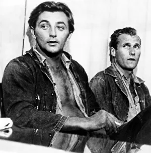 Narcotics: Robert Mitchum, and realtor Robin Ford, ?
