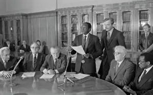 Diploma: Robert Mugabe visits USSR