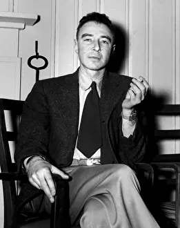 Alamos: Robert Oppenheimer at the Clinton Engineer Works