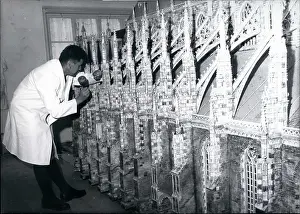 Ulmer: Robert Pirschl works on Ulm Cathedral model