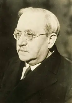 Economics: Robert Schmidt, 1930