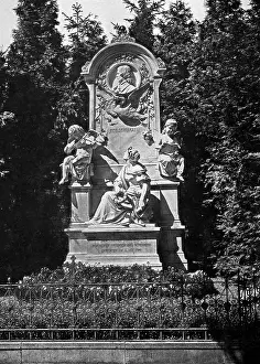 Schumann: Robert Schumann Memorial in Bonn