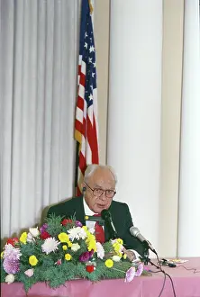 Speaks: Robert Strauss's press conference