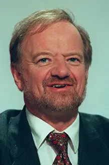 Minist: Robin Cook MP