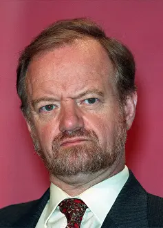 Minist: Robin Cook MP