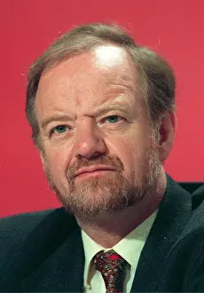 Minist: Robin Cook MP