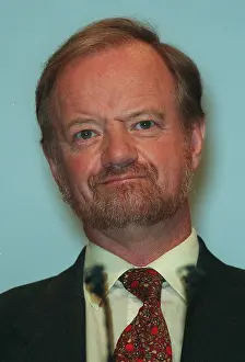 Minist: Robin Cook MP