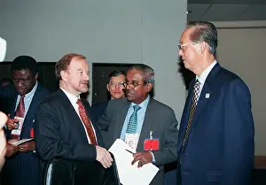 Tong: Robin Cook Talks To Goh Chok