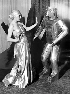 Represents: Robot historic, 1933