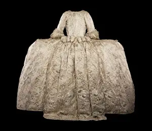 Rockingham: The Rockingham mantua, c1760-5