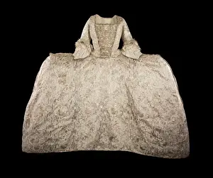 Rockingham: The Rockingham mantua, c1760-5