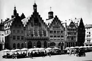 Frontage: The Roemer in Frankfurt am Main 1919-1945