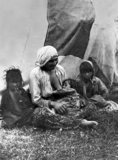 Breastfeeding: Roma woman and children
