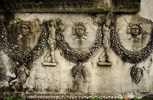 Medusa: Roman Sarcophagus
