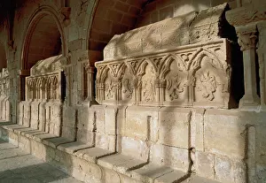 Cistercian: Romanesque art. Monastery of Santes Creus. Tombs in gothic s