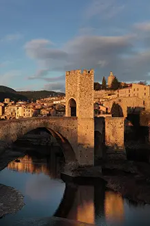Fluvia: Romanesque bridge over the Fluvia river, Besalu