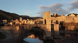 Fluvia: Romanesque bridge over the Fluvia river, Besalu