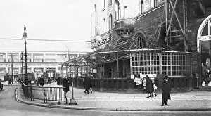 Absence: Romanesque Cafe