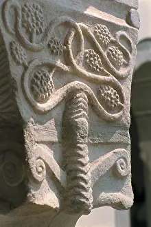 1469: Detail from a romanesque cloister