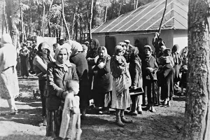 Predominantly: Romanian Jews in a concentration camp, 1941