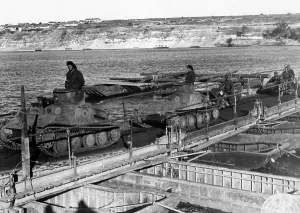 Dnieper: Romanian tanks cross the Dnieper, 1941