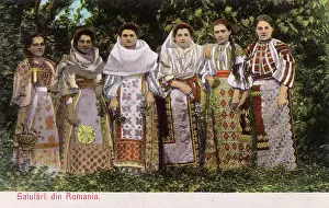 Shawls: Romanian women from Campulung