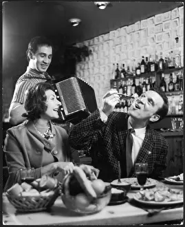 Manners: ROMANTIC MEAL FOR TWO?
