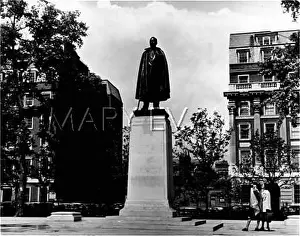Subscribers: ROOSEVELT STATUE
