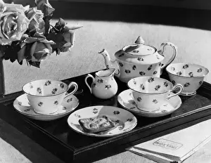 Nicer: ROSE TEA SET