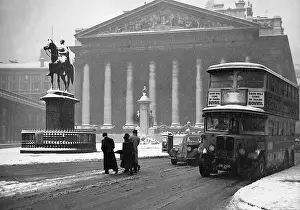 Threadneedle: Royal Exchange in snow, 1938
