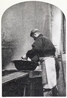 Mint: The Royal Mint - Cleaning the Blanks 1904
