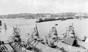 Harbours: Royal Navy B class submarines in harbour