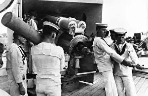 Ramming: Royal Navy Ramming home a projectile