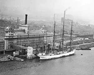 Plaistow: ROYAL VICTORIA DOCK