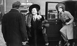 Alighting: Royal visit to LFB Lambeth HQ, WW2
