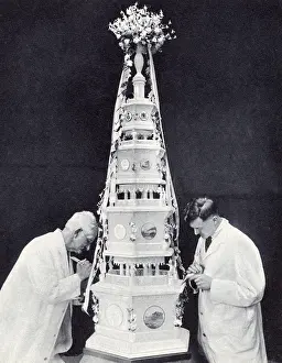 Tiers: Royal Wedding 1934 - the wedding cake