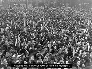 Periscopes: Royal Wedding 1947 - Using periscopes