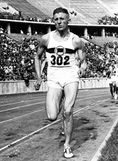 Harbig: Rudolf Harbig on the track at Olympic Stadium, Berlin