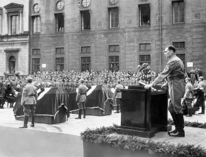 Buergerbraeu: Rudolf Hess, 1939