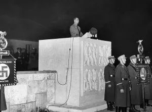 Reichsleiter: Rudolf Hess at the monument for the Germans in Pasewalk, 193