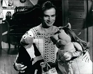 Nureyev: Rudolf Nureyev, ballet dancer, on The Muppet Show