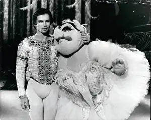 Nureyev: Rudolf Nureyev, ballet dancer, on The Muppet Show