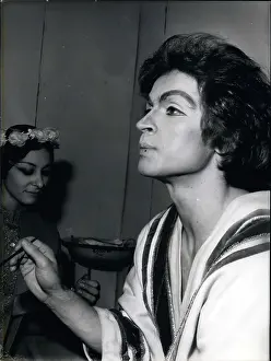 Arenes: Rudolf Nureyev, Russian ballet dancer, European tour