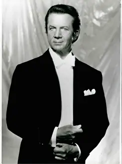 Sang: Rudolf Schock, German operatic tenor