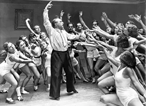 Laban: Rudolf von Laban with dancers of the Berlin State Opera, 193