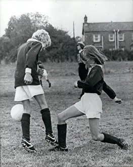 Suing: Rugby - Soccer