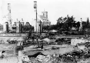 Taps: Ruined city on the Eastern Front, 1941