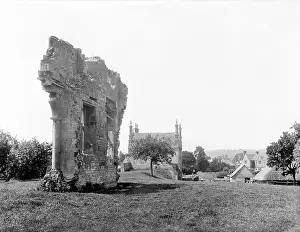 Comprise: Ruins of Campden House