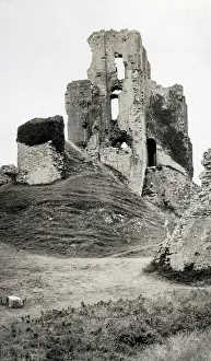 Corfe: Ruins of Corfe Castle, Dorset