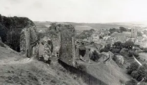 Corfe: Ruins of Corfe Castle, Dorset